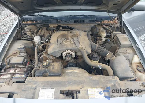 1999 Ford Crown Victoria Police Interceptor z USA, uszkodzony, nr VIN 2FAFP71W9XX238738